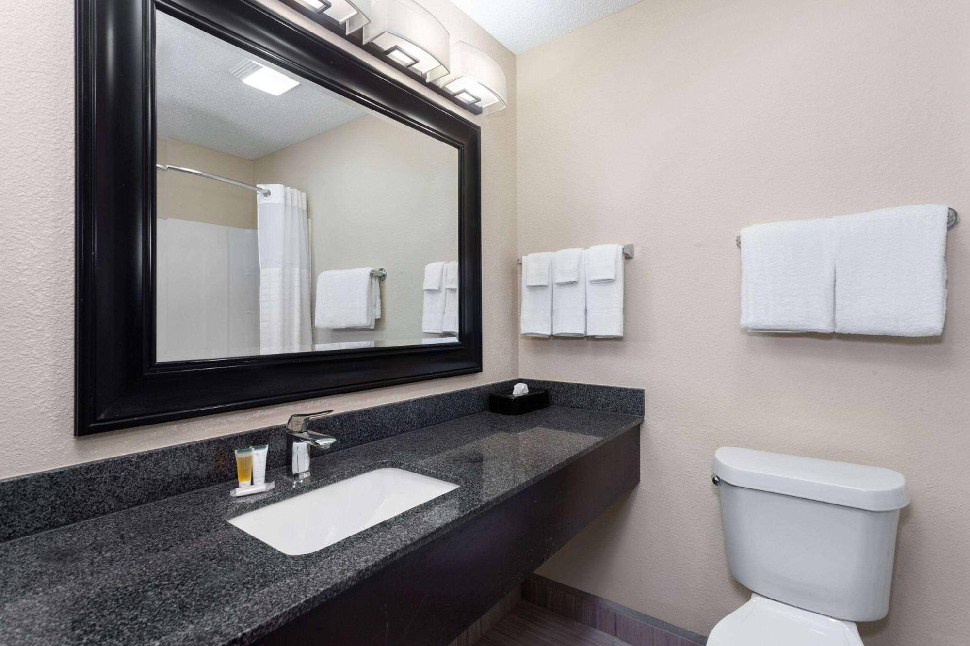 Super 8 By Wyndham Copley Akron Экстерьер фото