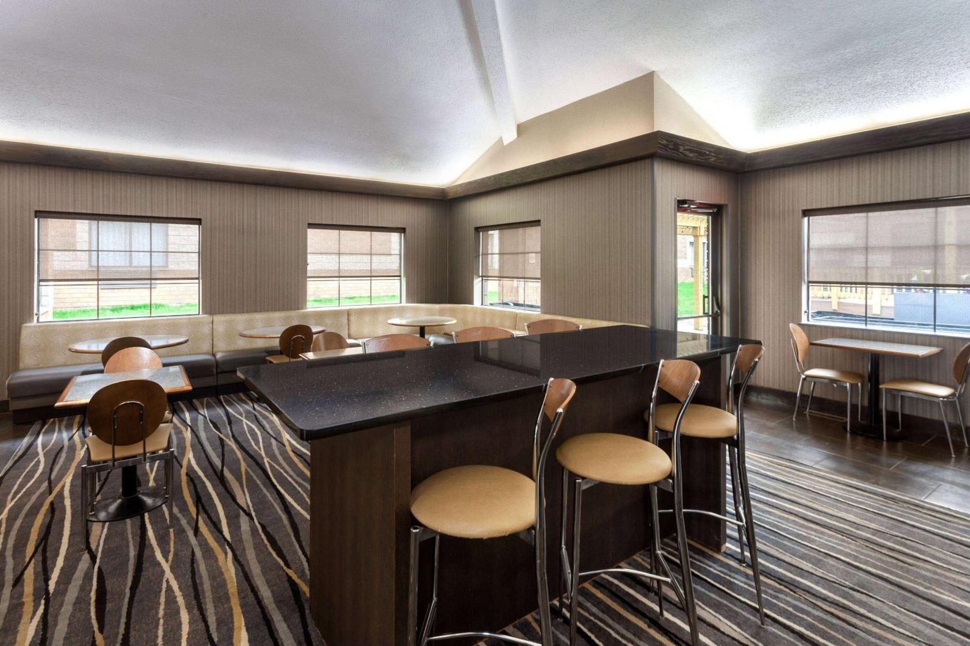 Super 8 By Wyndham Copley Akron Экстерьер фото